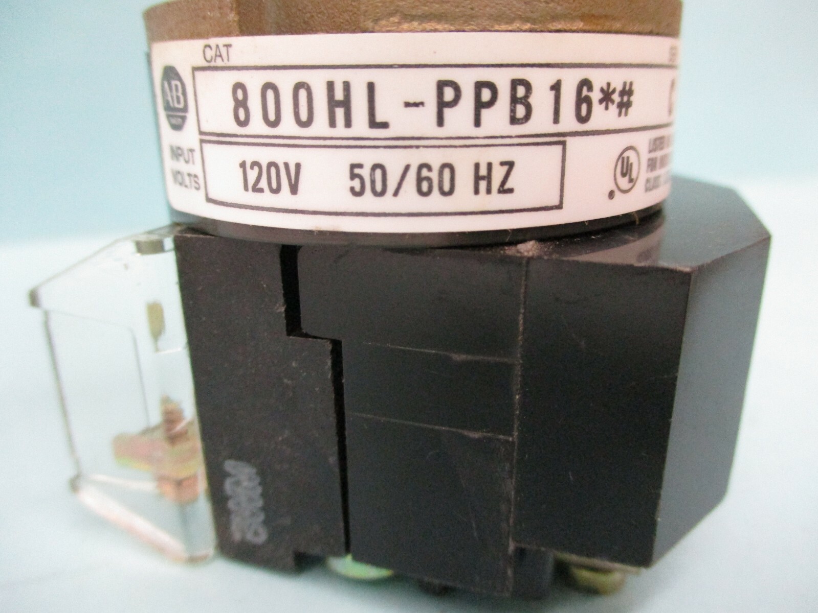 New other Allen-Bradley Push Button 800HL-PPB16 800T-XA Series D A2905DH