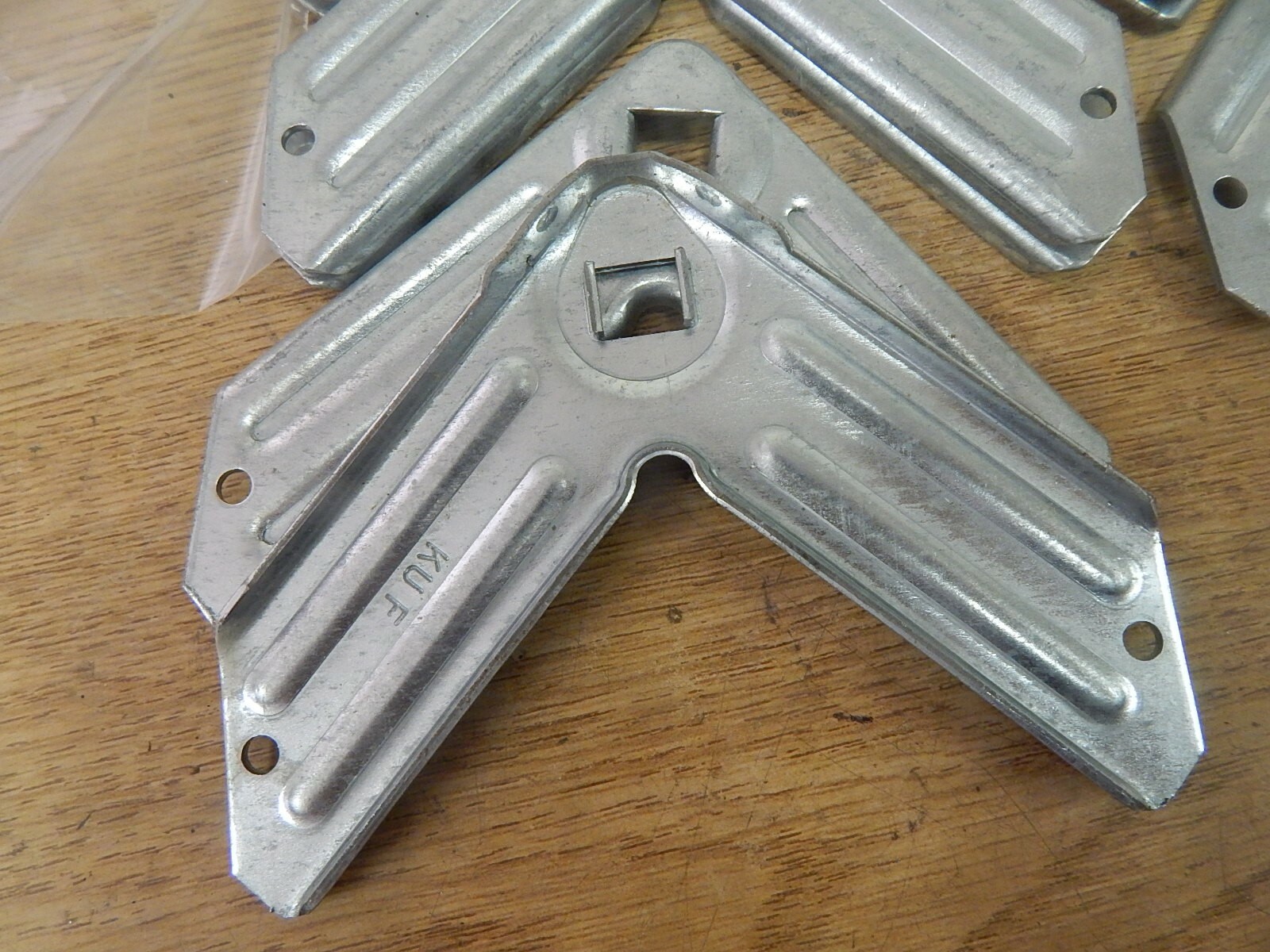 Duro-Dyne EZ-Corner KUF Corner Bracket, Lot of 36 *FREE SHIPPING*