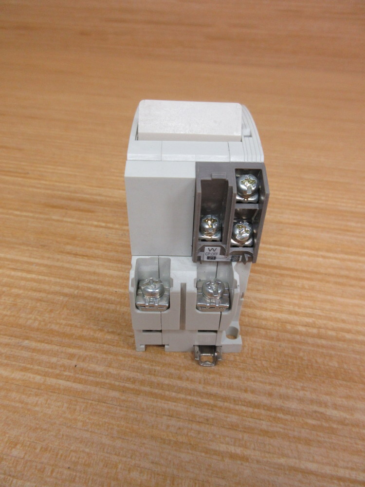 Fuji CP32FM/7W 7A Circuit Protector CP32FM7W