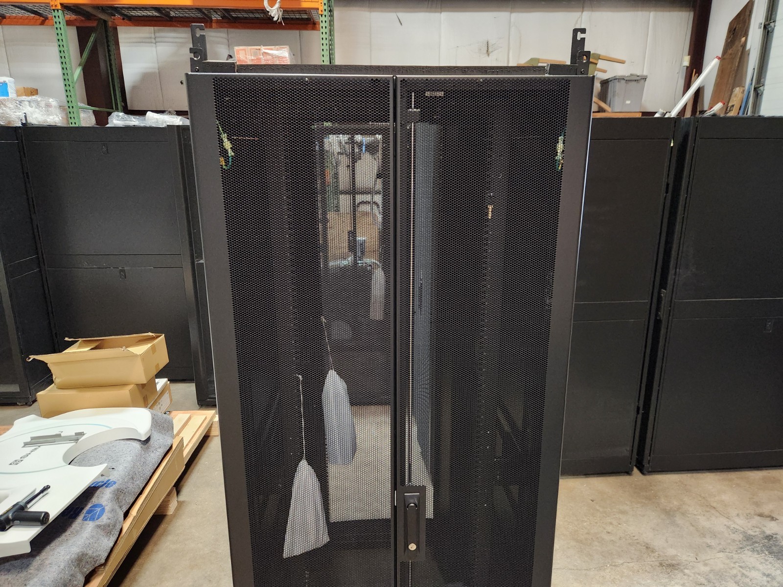 APC Schneider AR3340 NetShelter SX 42U 750mm x 1200mm Server Rack Enclosure
