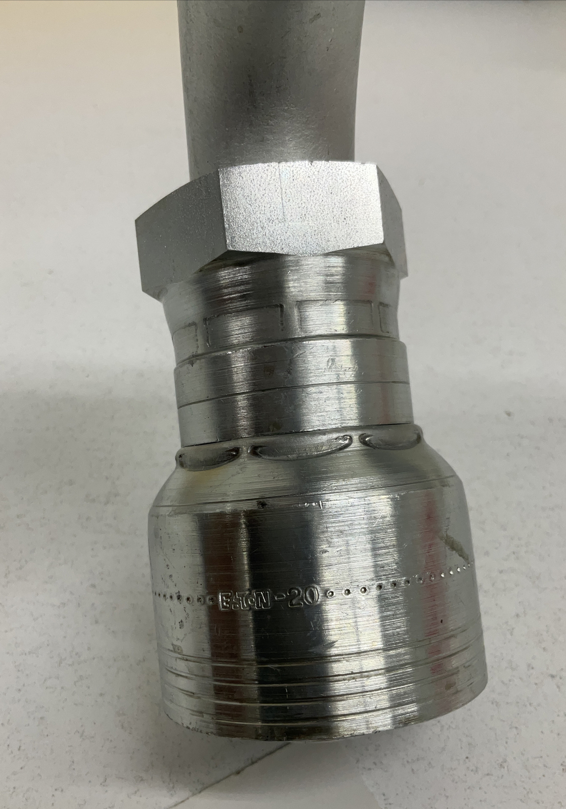 Eaton 1BA20FRC20 Female ORS Swivel 90° Long Drop Fitting TTC12 Crimp -20