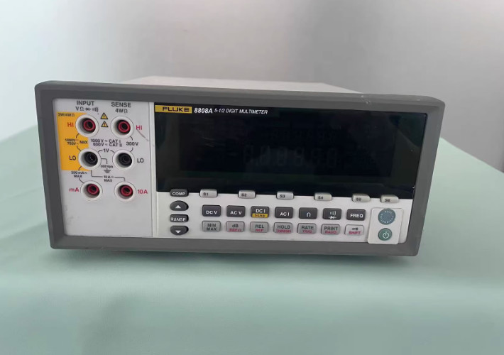 1PC Used FLUKE 8808A 5 1/2 Digital multimeter Fast delivery