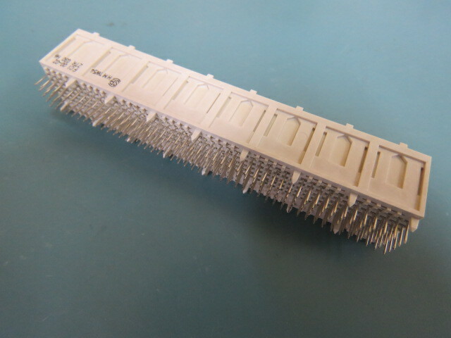 FCI HM1W54ZTR030H6P Qty of 3 per Lot Connector 240Pin 5Row DIN power