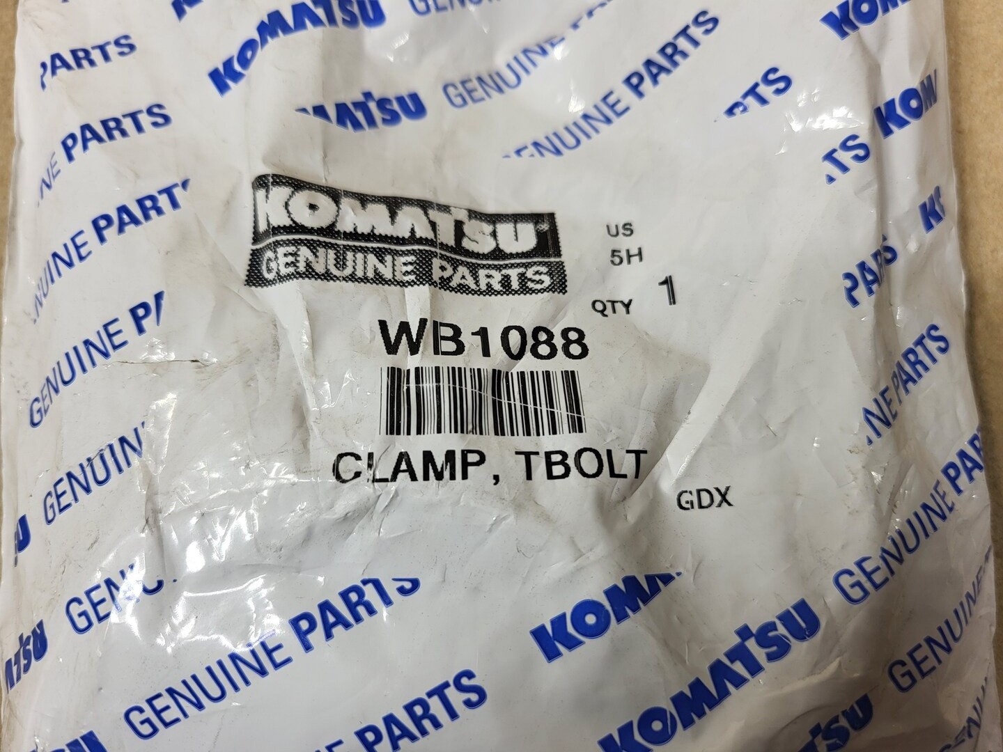 SURPLUS NEW KOMATSU WB1088 T Bolt Clamp – Heavy Machinery