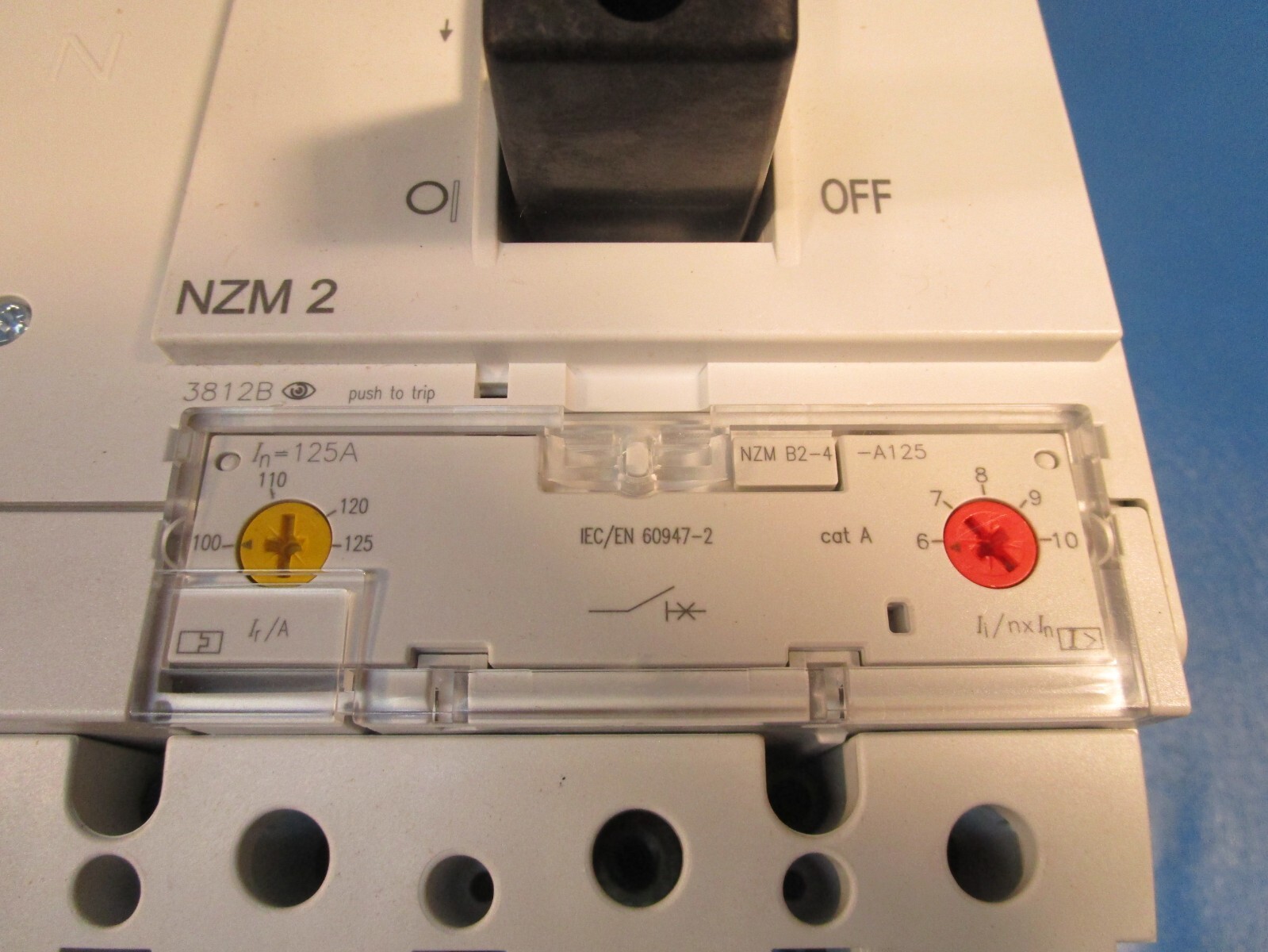 Eaton NZMB2-4-A125, Molded Case Breakers (MCCBs) NZMB2 4P 125A 600V 50/60Hz 3Ph
