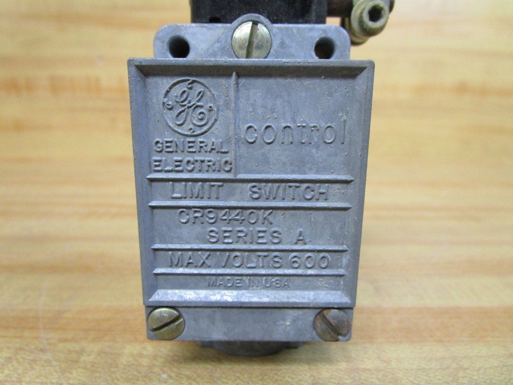GE General Electric CR9440K1J1 Limit Switch Series A