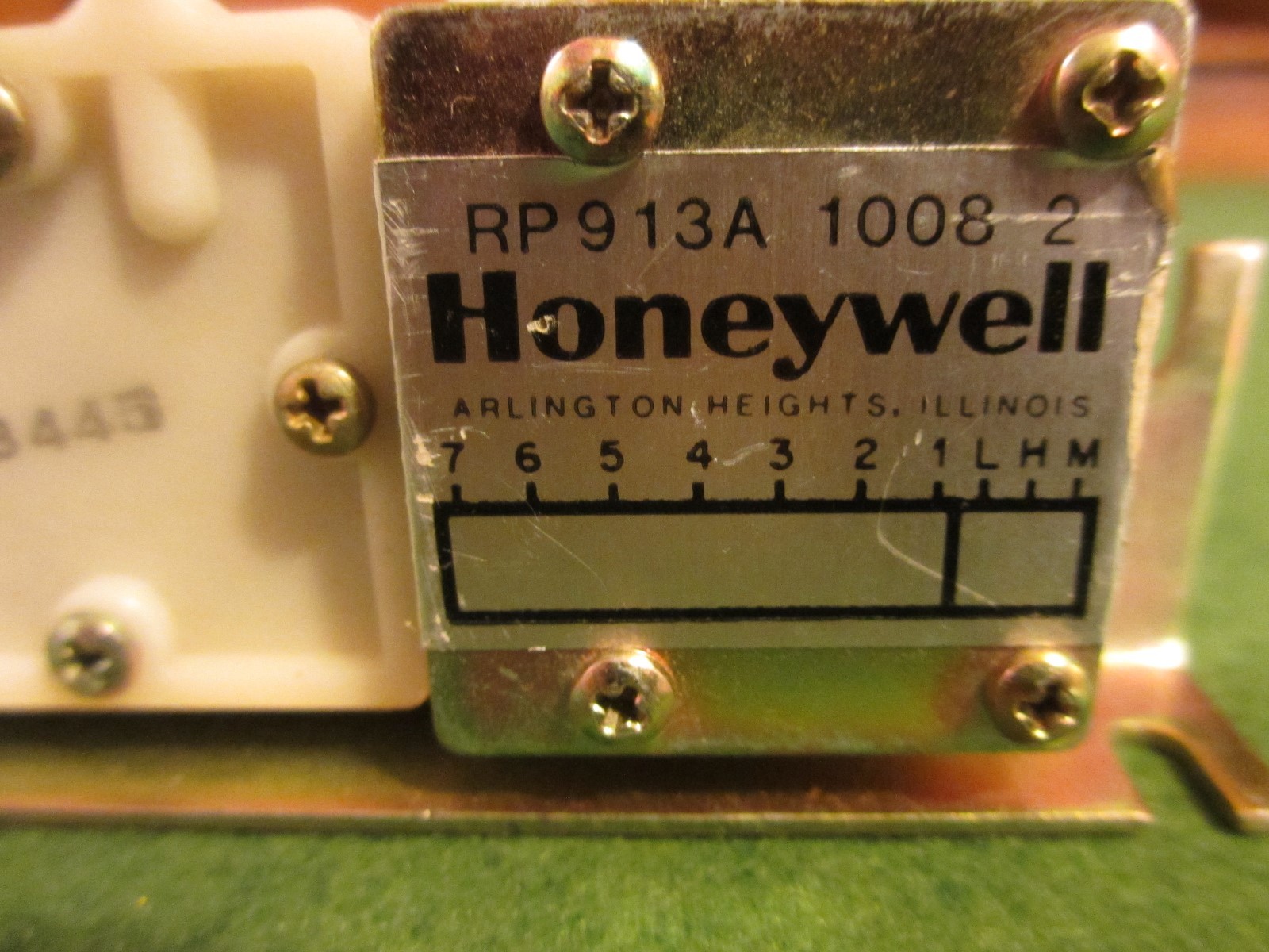 Honeywell RP913A 1008 2, Load Analyzer Relay, 7 Input, 25 PSI, RP 9 13A 1008