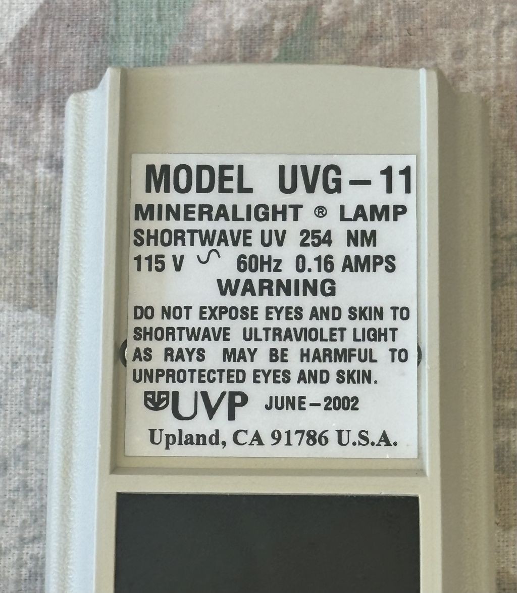 UVP Mineralight Model UVG-11 Handheld Shortwave Ultraviolet Lamp UV-254nm