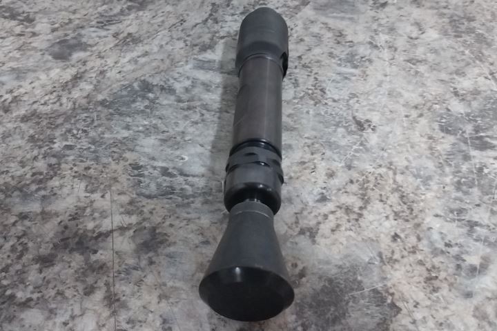 Chicago Pneumatic CP0200B22L-2F 2-1/2 In Bore Size Floor Sand Rammer
