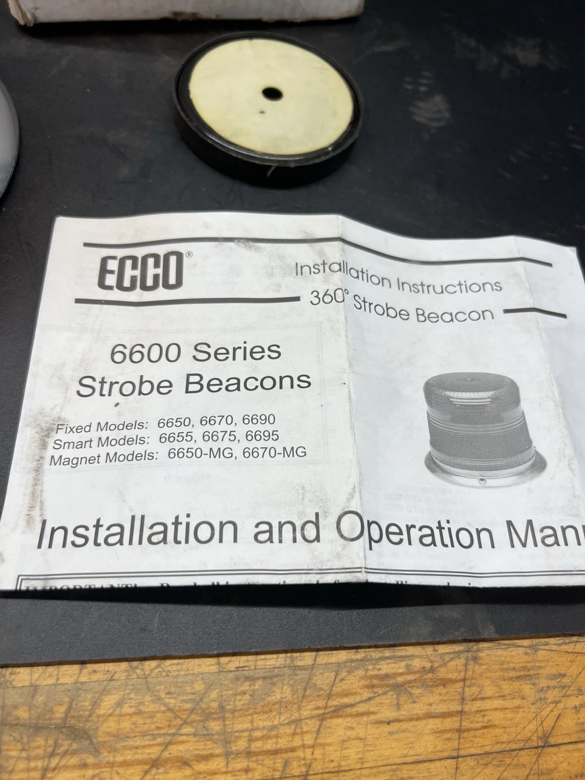 ECCO STROBE BEACON 6650 AMBER 3 BOLT 12-24 VDC NOS