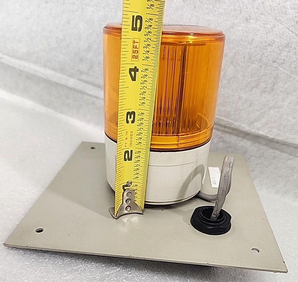 Patlite PSX-220 Amber Strobe Warning Light Fanuc A04B-0815-C324 Mounting Plate