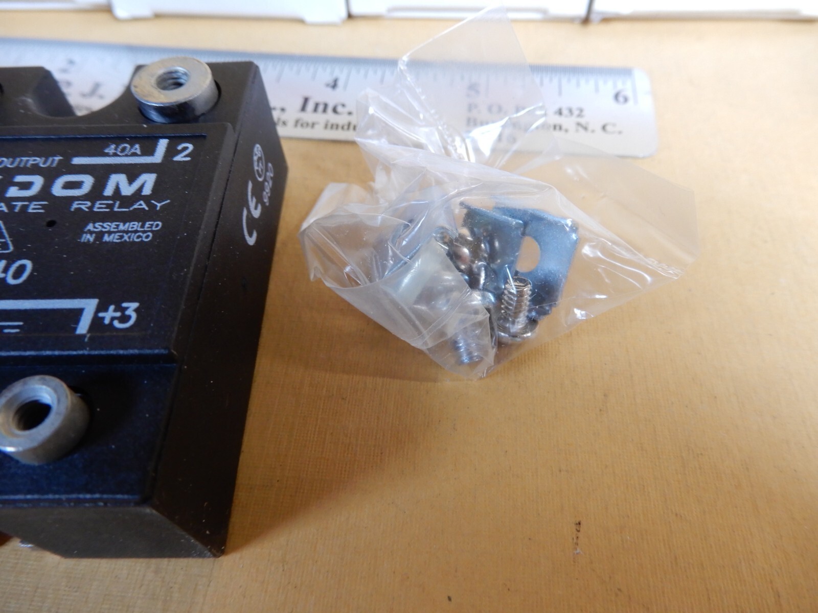 Crydom D2440 Solid State Relays (7) 3-32VDC Control Switch 240VAC 40A