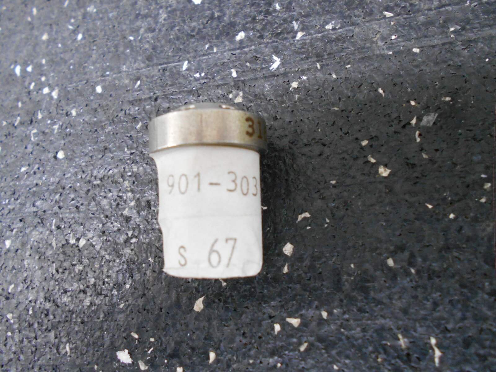 LOT OF 4 12 HOLE NOZZLE HEADS 901-303 (117901-303) 316L 1/4″ NPT