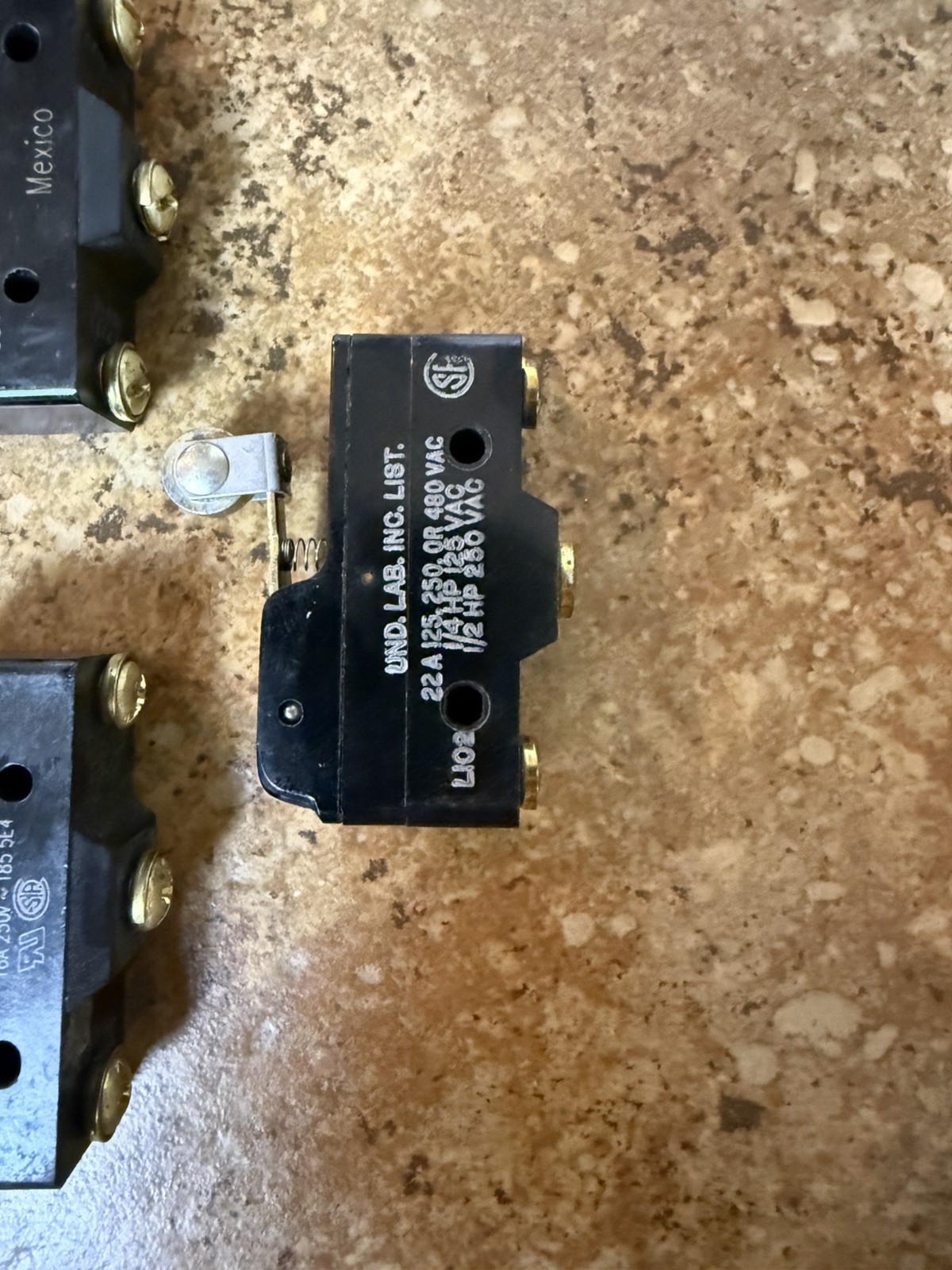 Micro Switch BZ-2RW822-A2 Honeywell Switch BZ2RW822A2 lot of 5