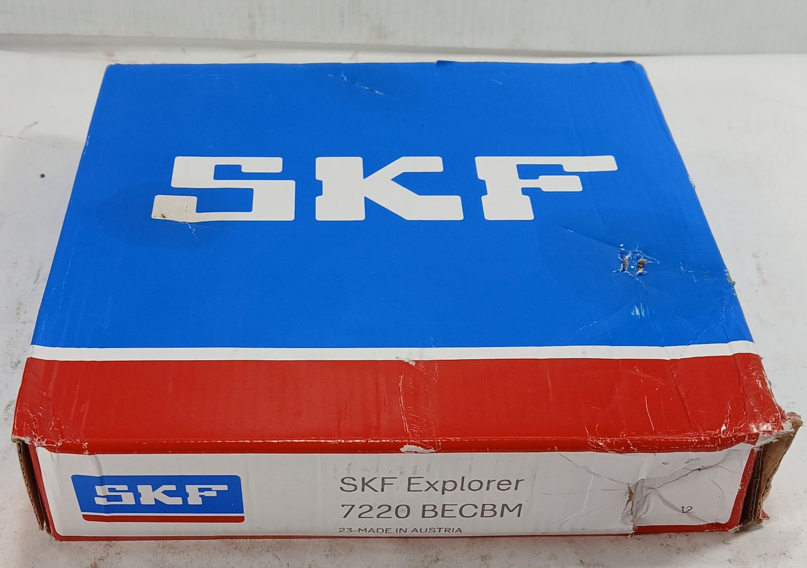 1 NEW SKF 7220 BECBM ANGULAR CONTACT BEARING NIB ***MAKE OFFER***