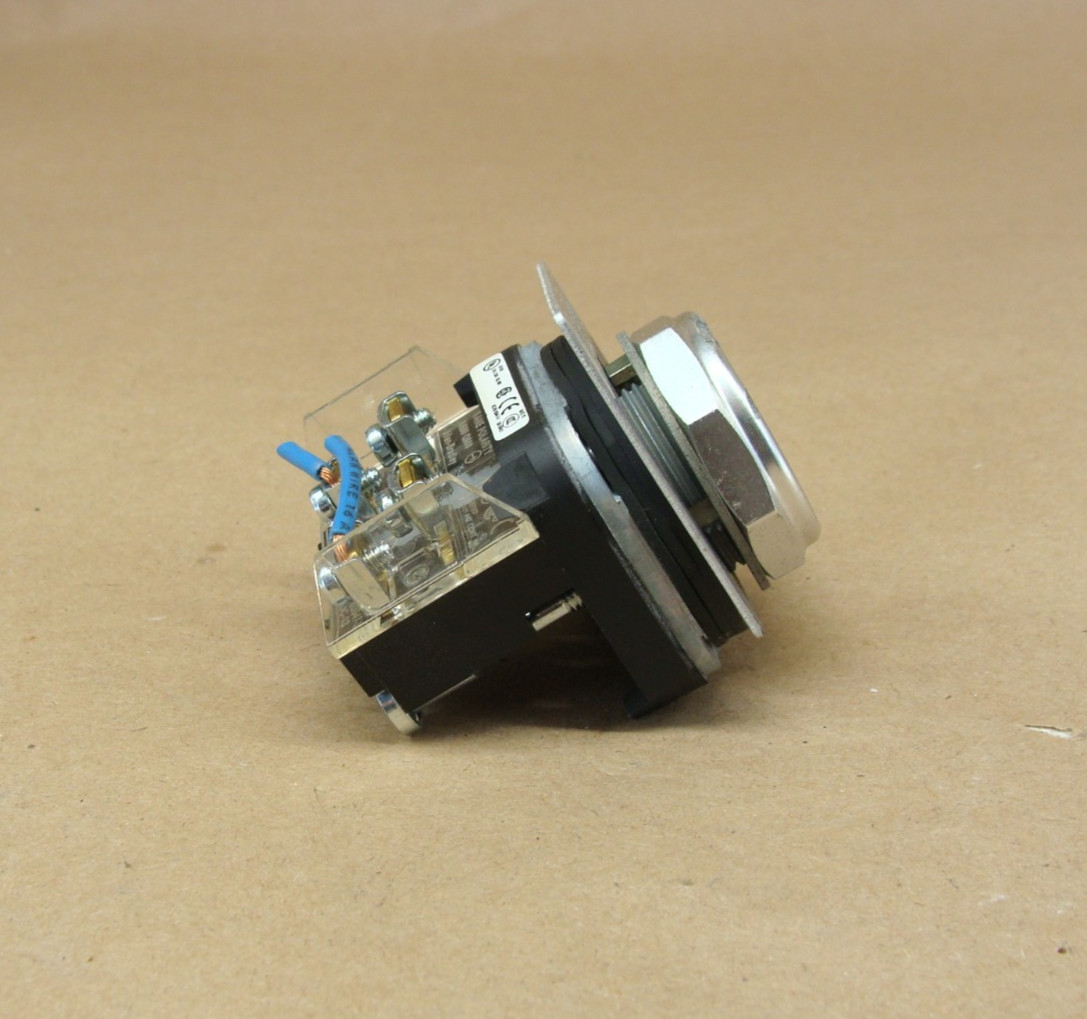 LOT OF 3 ALLEN BRADLEY GRAY FLUSH HEAD PUSH BUTTONS 800T-A4A SER T TYPE 4/13