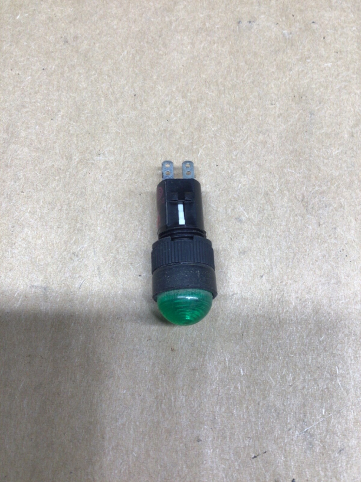 IDEC AP2M GREEN DOMED LED PILOT LIGHT #4038F272