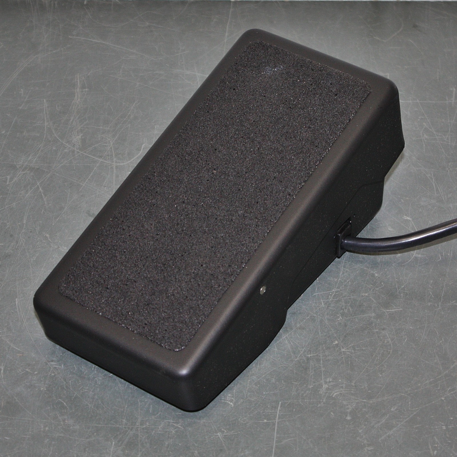 Linemaster Varior Foot Switch SP-975-79, 10A @ 125-250V AC Potentiometer Control