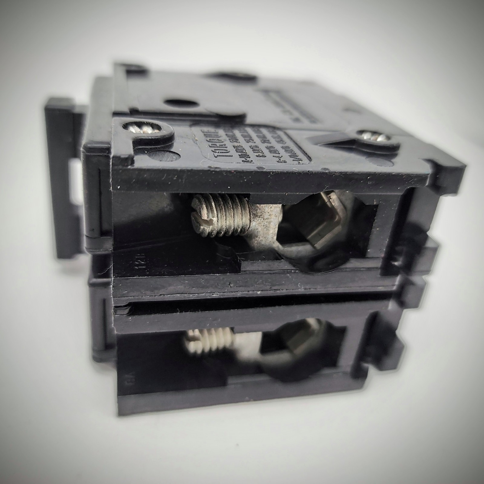 EATON BR2100 CIRCUIT BREAKER 120/240V 2 POLE 100A C2100