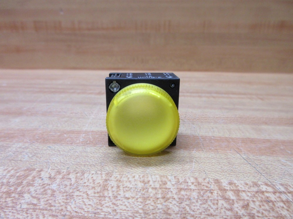 Siemens 3SB3001-6AA30 Fanuc Yellow Indicator Light W/Holder