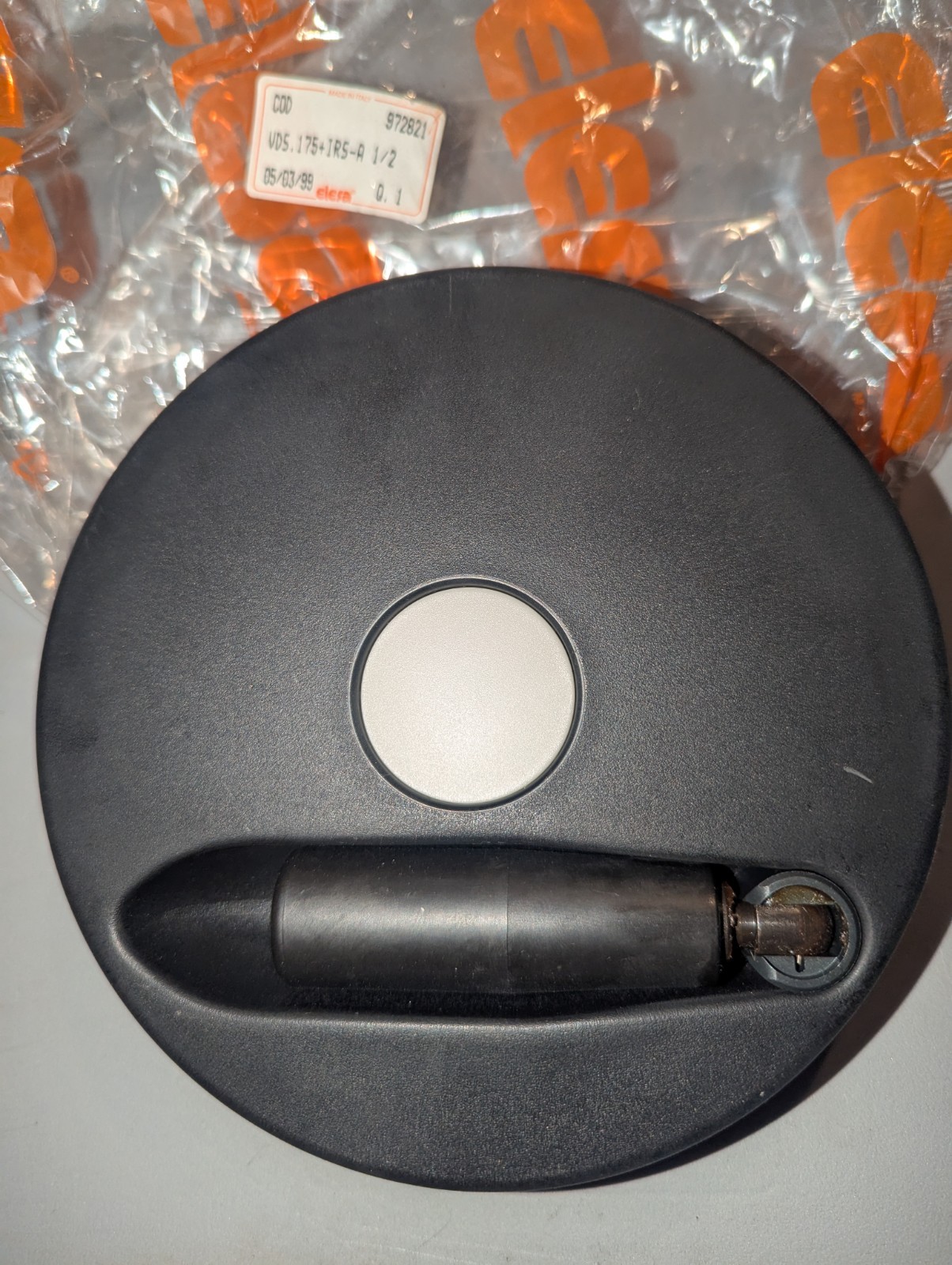 NEW GENUINE ELESA VDS.175+IRS-A 1/2 SOLID HANDWHEEL W/ SAFETY FOLD-AWAY HANDLE