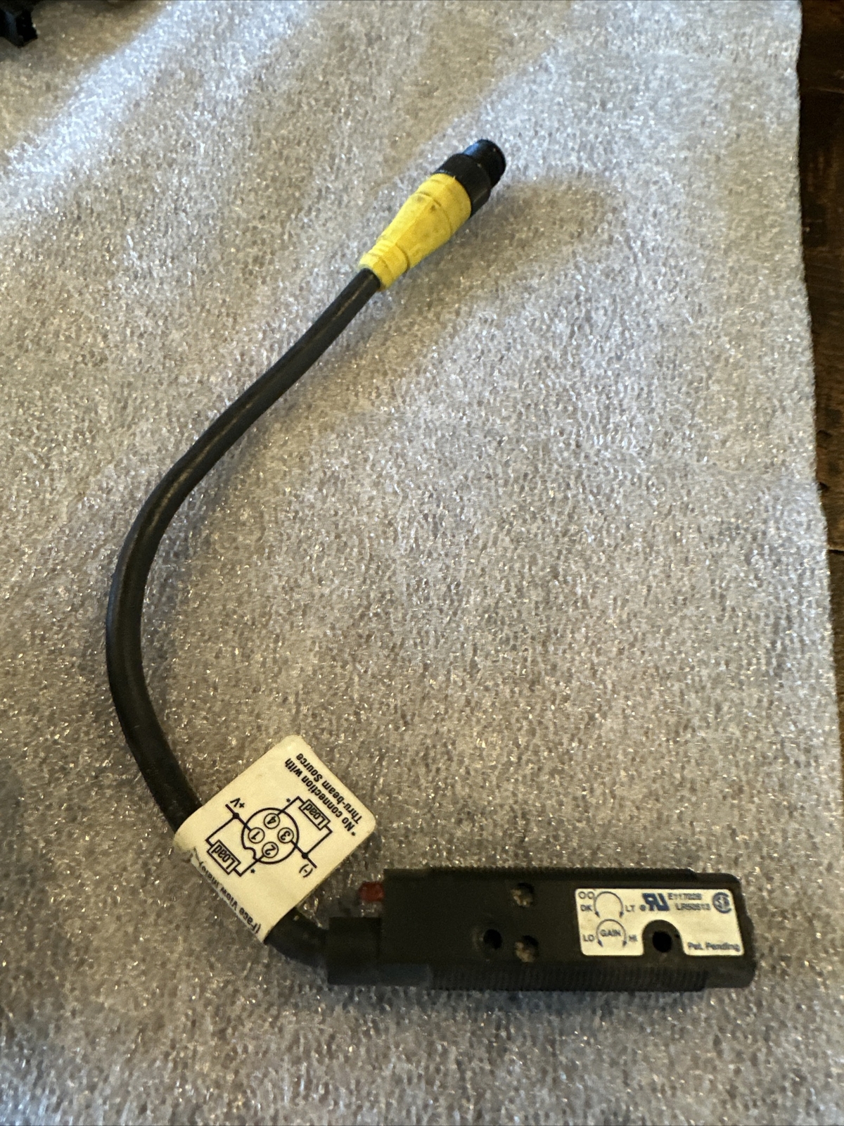 Cutler Hammer 13106AQD07 Photoelectric Sensor
