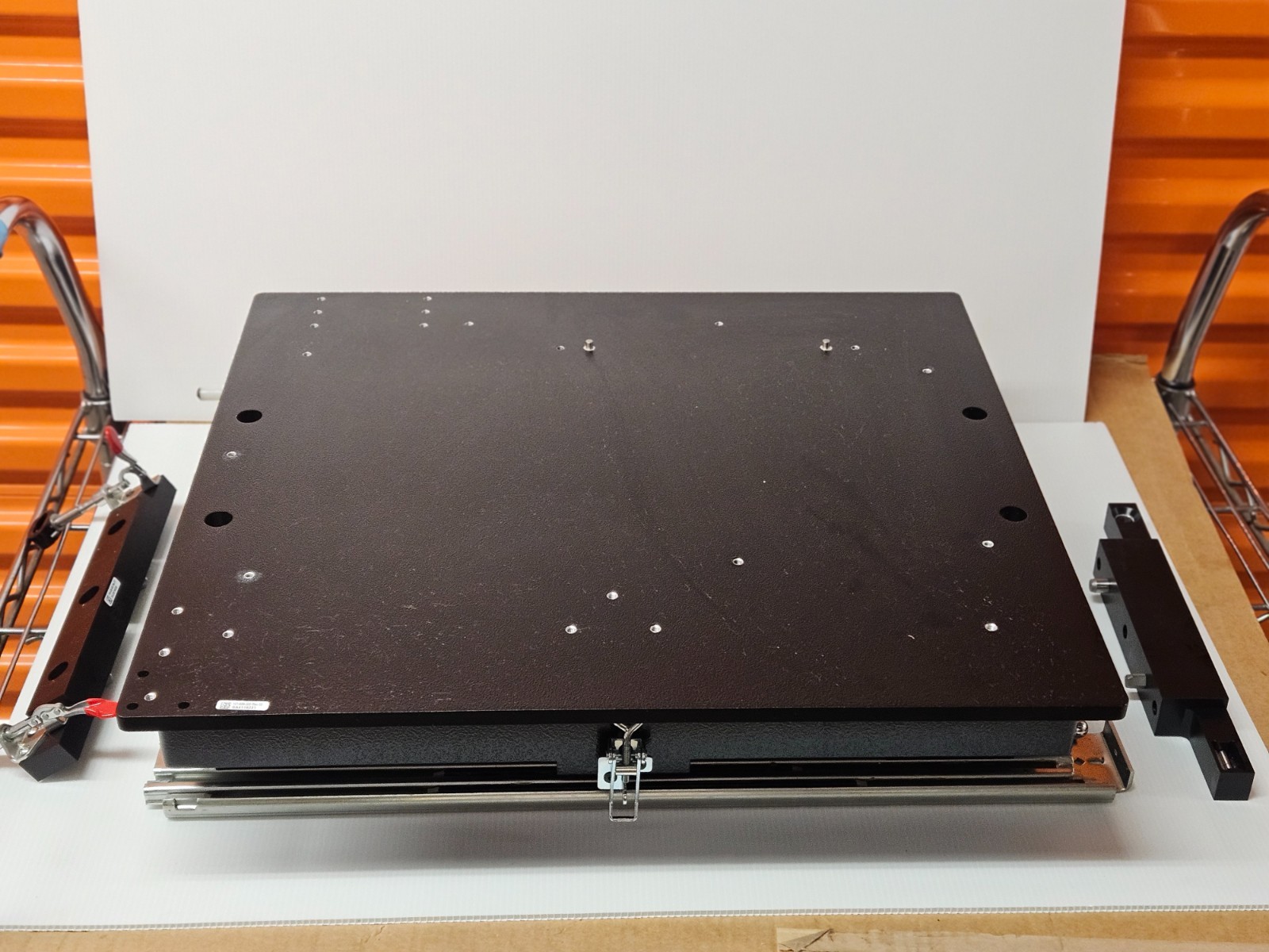 Minus K 25BM-6C 13″ Negative Stiffness Vibration Isolation Platform w/ Rails