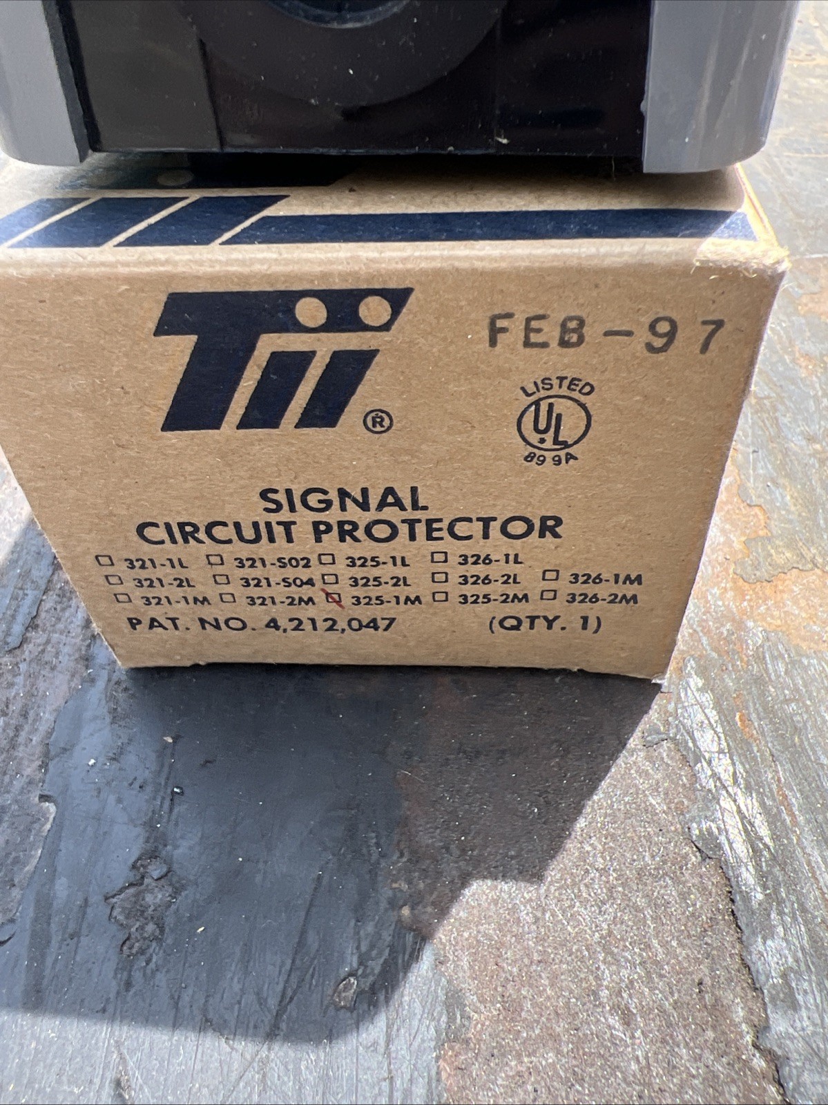 TII ELECTRONICS SIGNAL CIRCUIT PROTECTOR 3251M