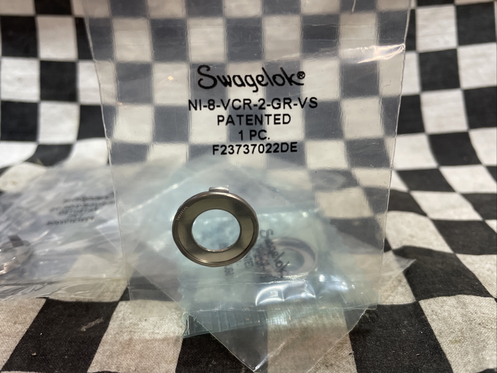 SWAGELOK NI-8-VCR-2-GR-VS, NI8VCR2GRVS, Face Seal Fitting 1/2″ LOT OF 10, #M42