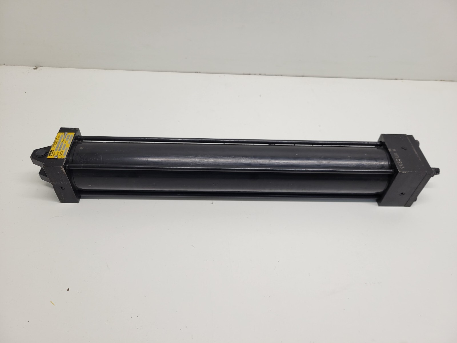 GOOD USED! PARKER PNEUMATIC CYLINDER 02.50-CBB2AUS14AC-16.000