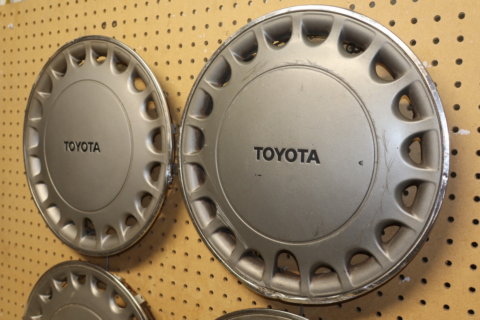 4 Toyota Corolla 1987 – 1991 #42621-12310 Hub Caps Wheel Cover 14.5″ Hubcaps