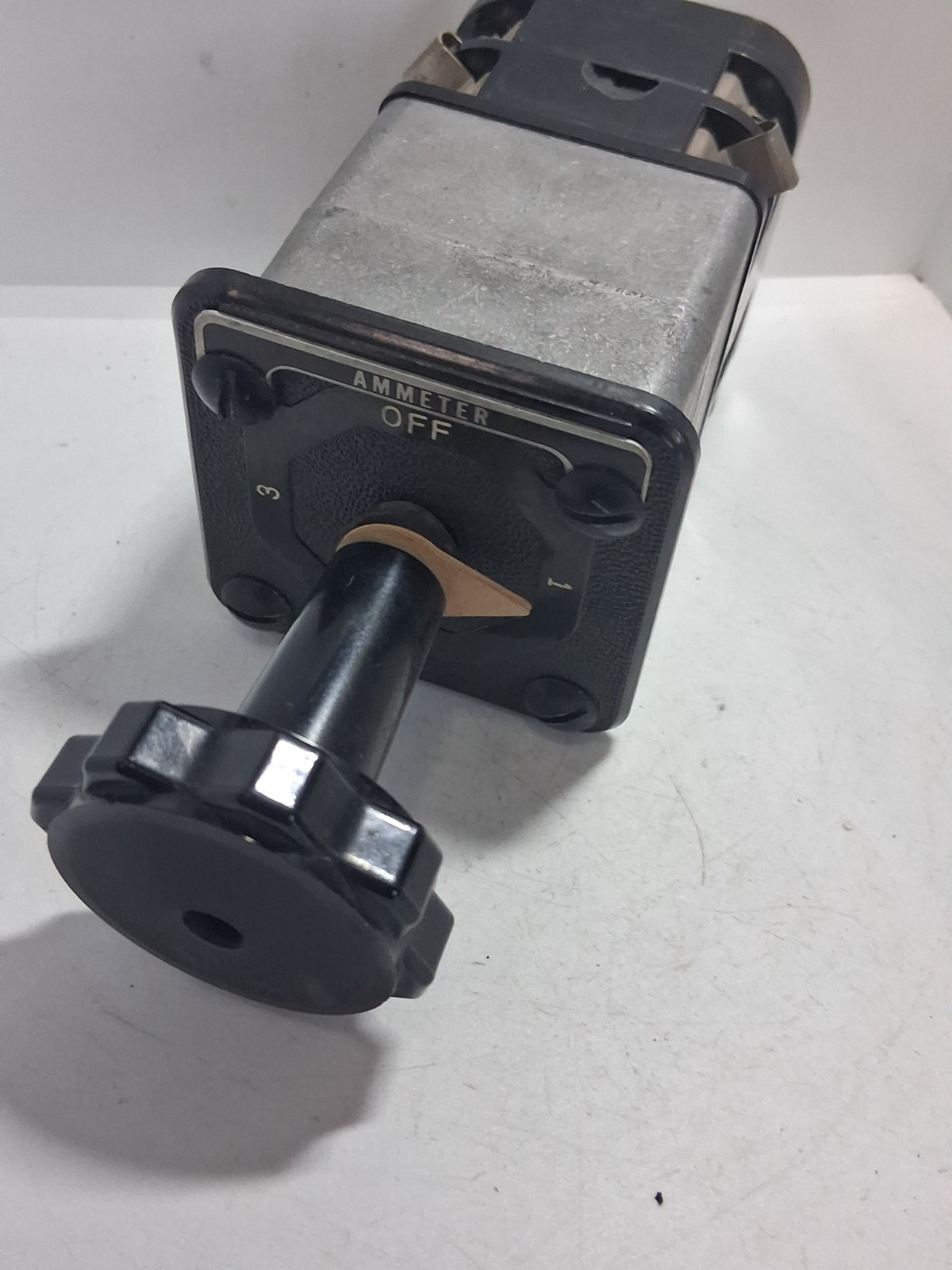 GENERAL ELECTRIC 10AA012 ROTARY SWITCH AMMETER 3 STAGE KNURLED HANDLE NNB