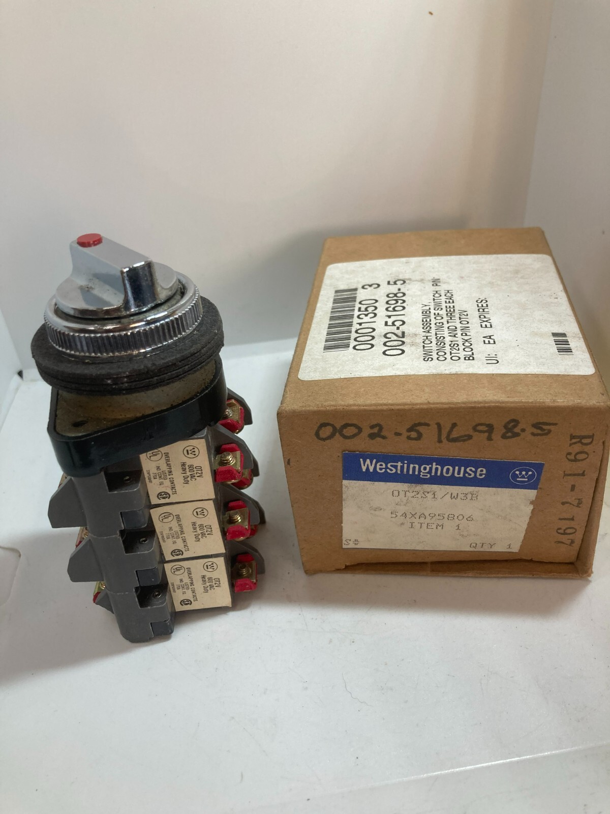 WESTINGHOUSE OT2S1/W3B SELECTOR SWITCH 2 POSITION 600VAC NIB