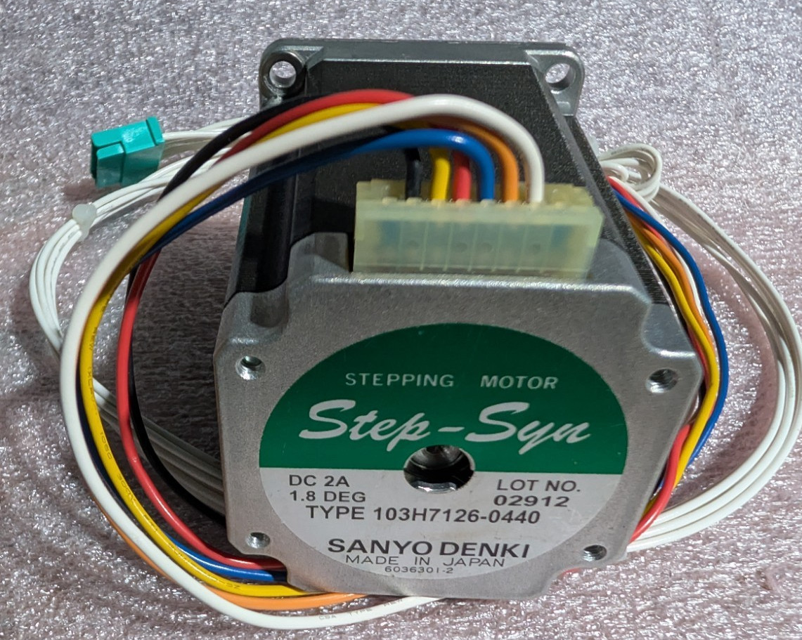 STEP SYN STEPPING MOTOR DC 2A – 1.8 STEP TYPE 103H7126-0440 -FAST SHIPPING #R25
