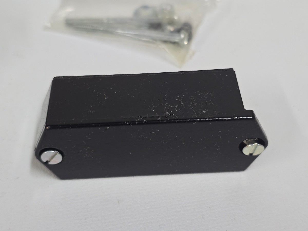 Honeywell MICRO SWITCH BZE6-2RN Enclosed Limit Switch Plunger IP66