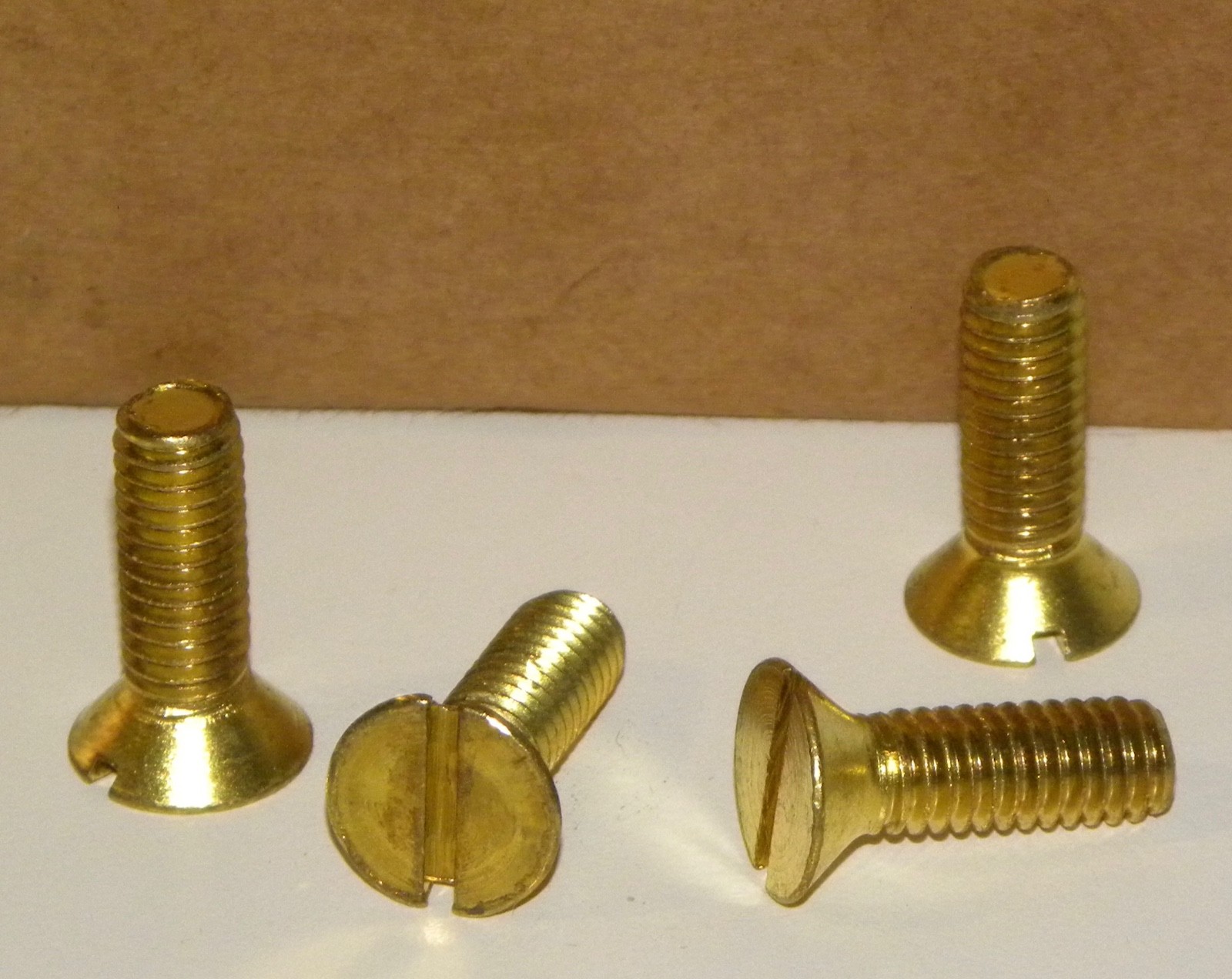 ATLAS 5/16″-18 x 1″ Slotted Drive Flat Head Brass Machine Screws ~ Box 100 +/-