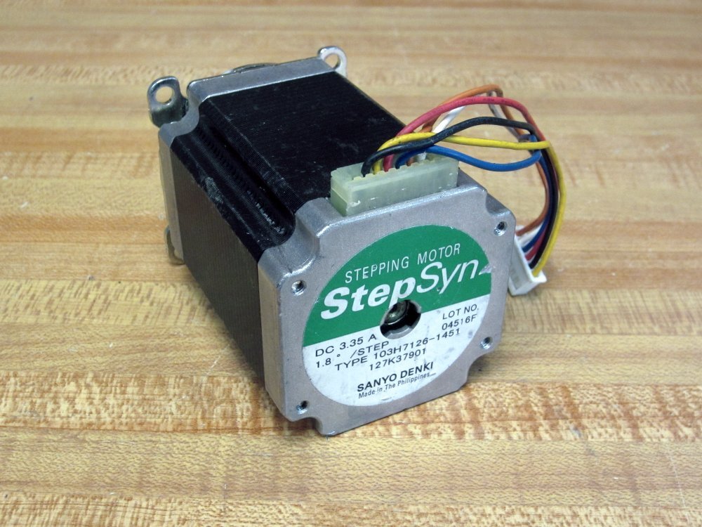 Sanyo Denki 103H7126-1451 StepSyn DC Stepping Motor 127K37901
