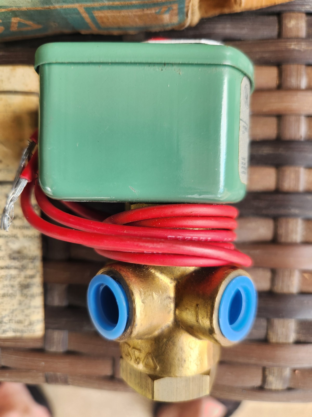 ASCO Red Hat Solenoid Valve 8320A89 110V 120V 50-60 Hz 1/4” New Old Stock