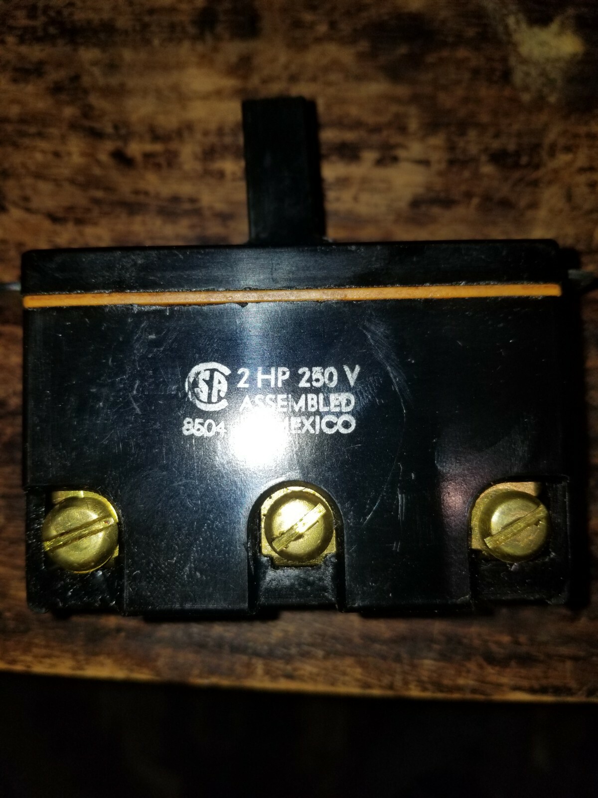 Arrow H&H 8504 2HP 250V Circuit breaker