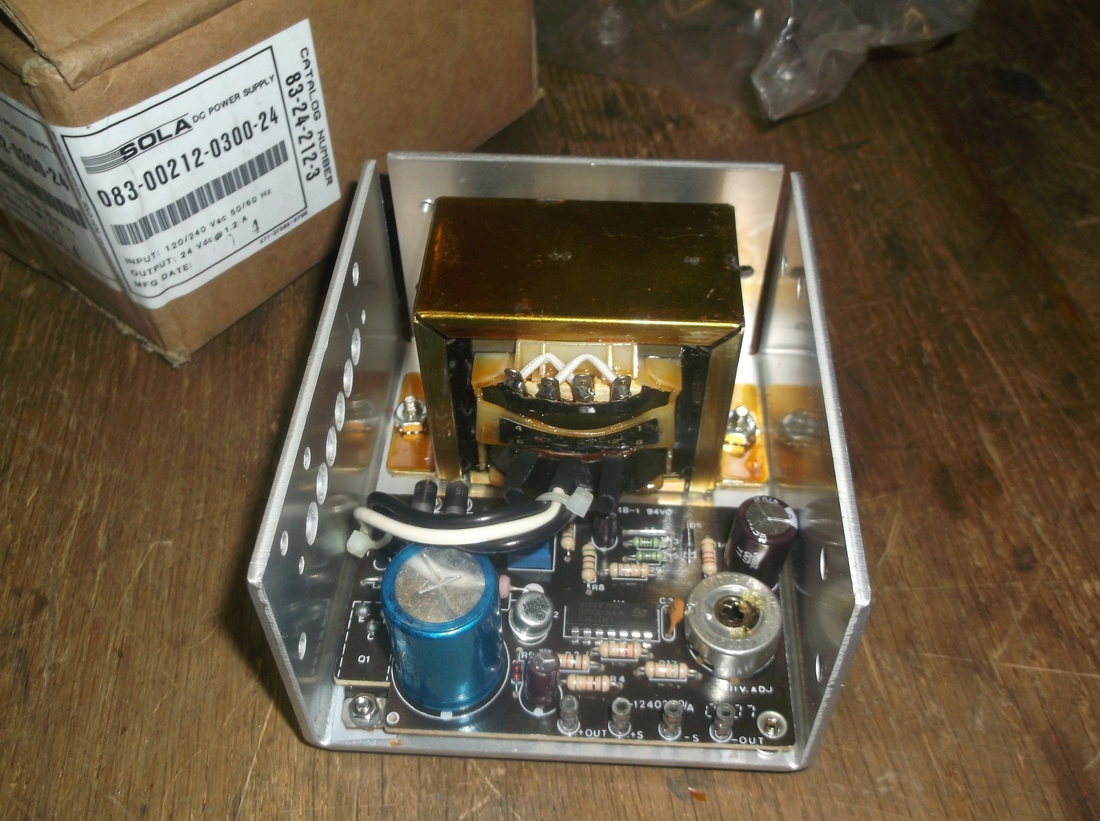 NEW Sola 83-24-212-03 Power Supply 083-00212-0300-24″ 24VDC/1.2 *FREE SHIPPING*