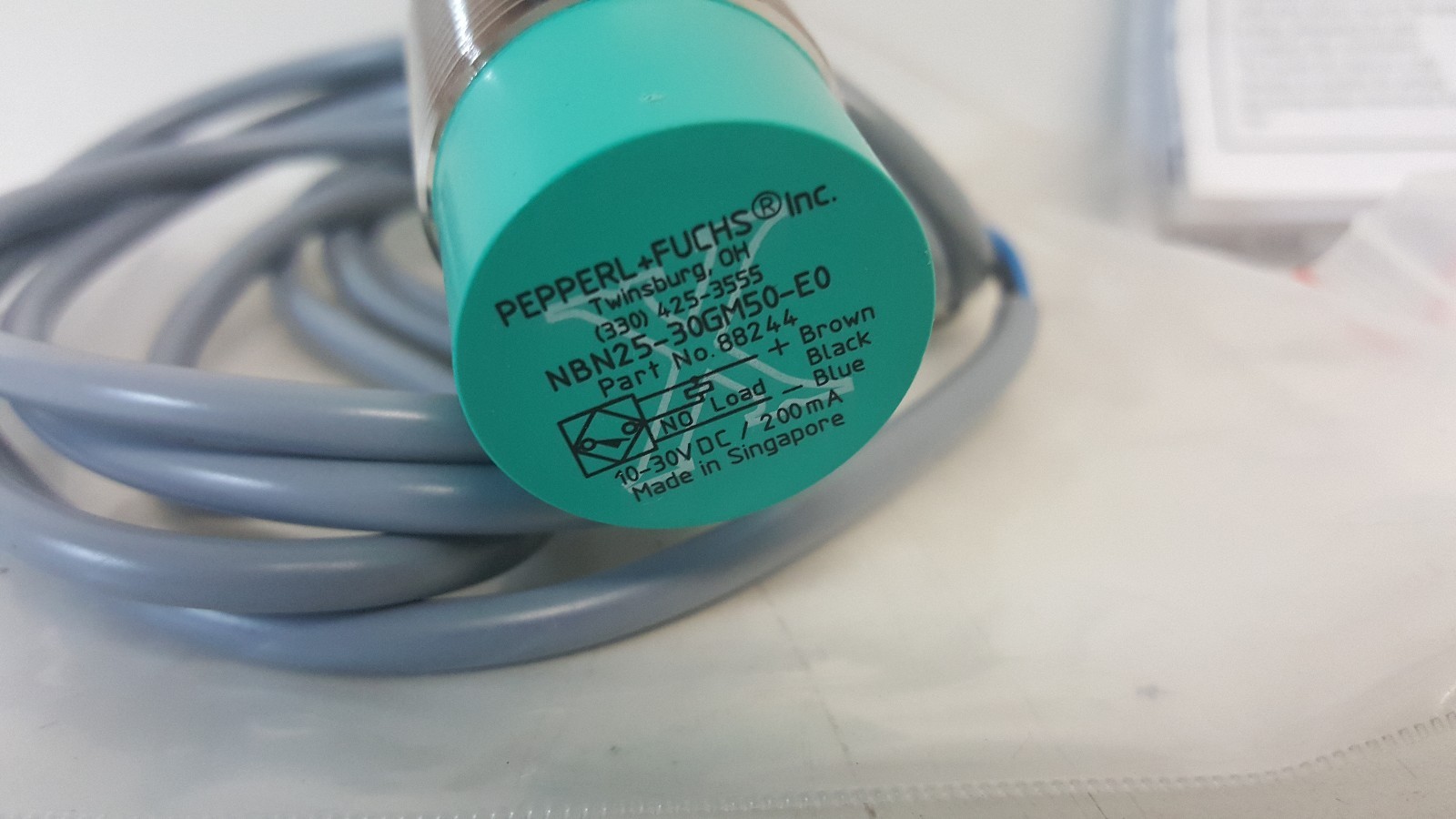 NEW OLD STOCK! PEPPERL & FUCHS PROXIMITY SENSOR NBN25-30GM50E0 088244