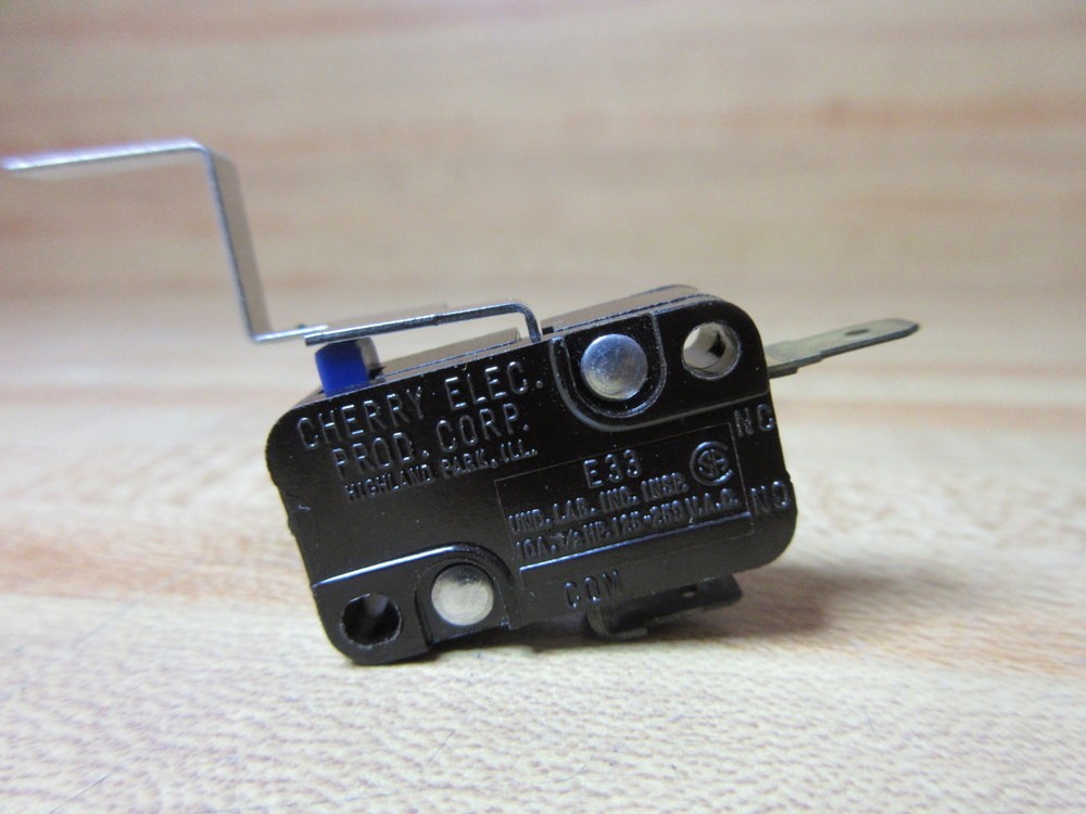 Cherry Electric E33 Snap-Action Switch w/Roller Lever