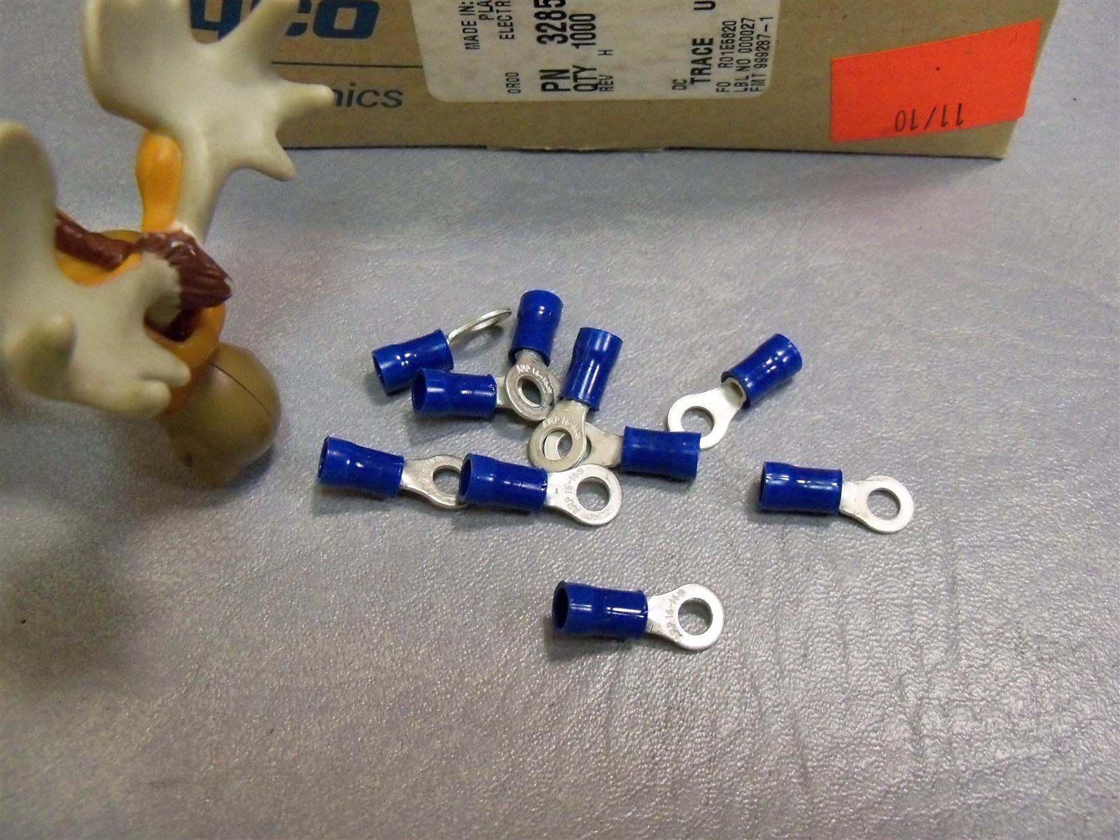 Tyco 328527 Ring Terminals 16-14 AWG 4mm Insulated – Lot of 1000