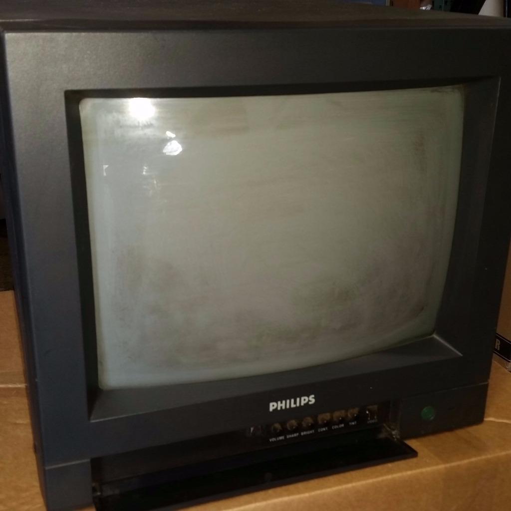 Philips Type LTC2813 Monitor 100-240V 75VA / 13″ COMPACT COLOR CCTV MONITOR