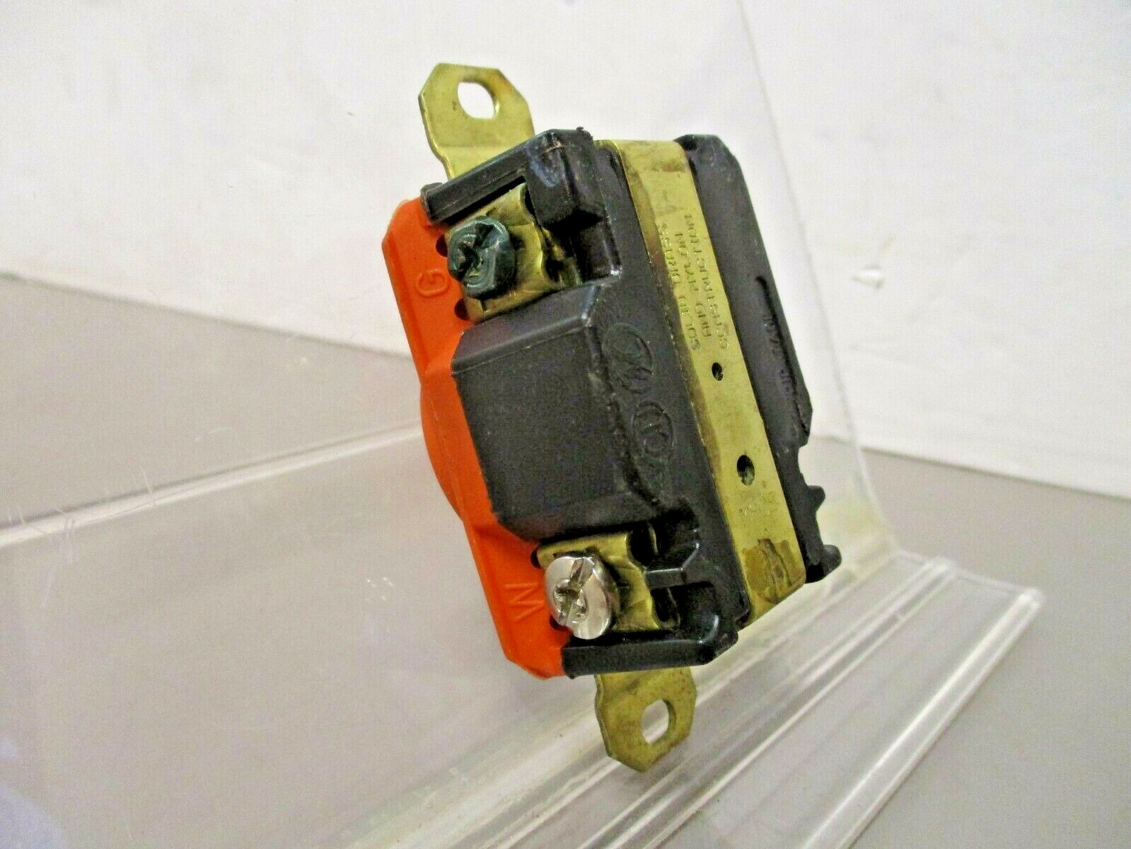 WC596/94-1 Twist-Lock Receptacle 20A 125V 2-Pole 3-Wire Grounded Orange