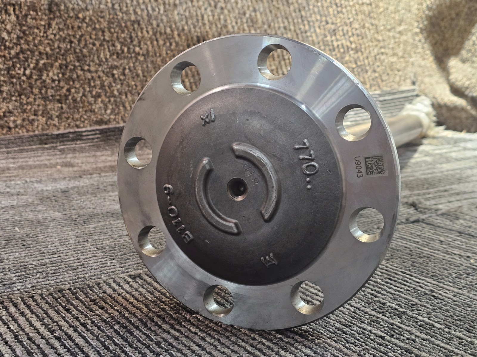 Meritor B110-9 45-inch Axle Shaft U9043 24105B.5 SIlver, 8-Bolt Hole Steel