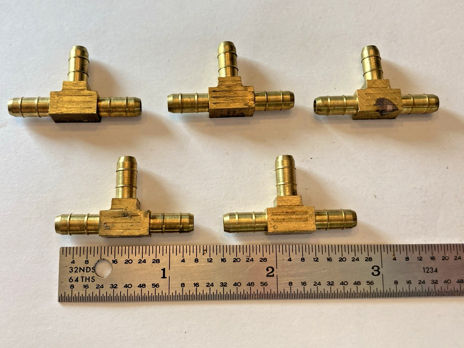 LOT OF 5 NEW PARKER 1/8″ BARBED UNION TEE BRASS