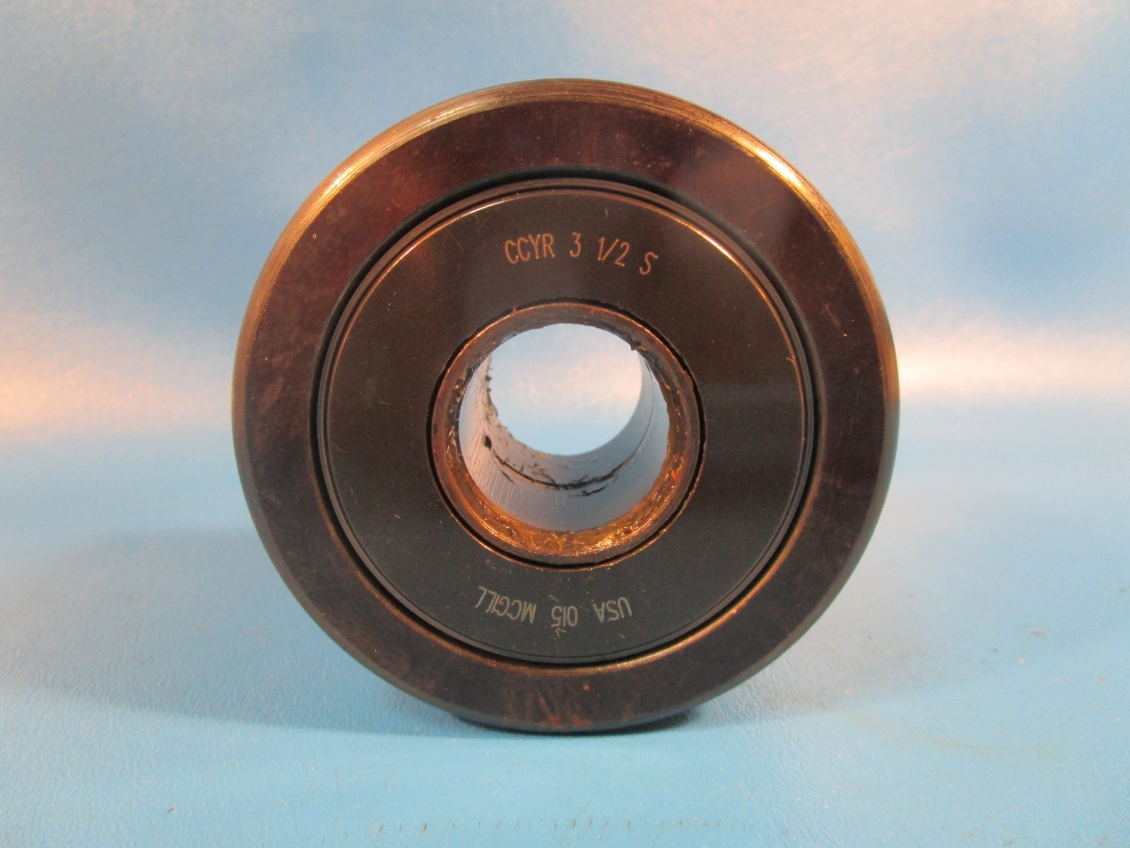 McGill CCYR 3 ½ S, Flat Yoke Roller, 3.5″ Roller Diameter, 1.125″ Bore, 2″ WD