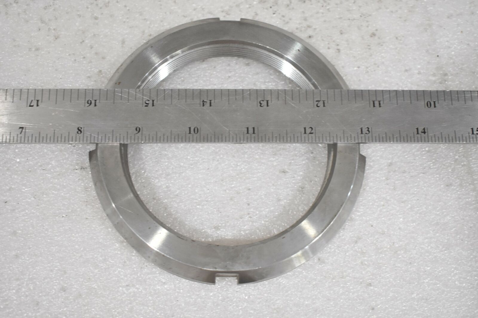 STANDARD LOCKNUT AN19 3.73-12″ THREAD SIZE, 4-15/16″ OD, 4.563″ FACE DIA.