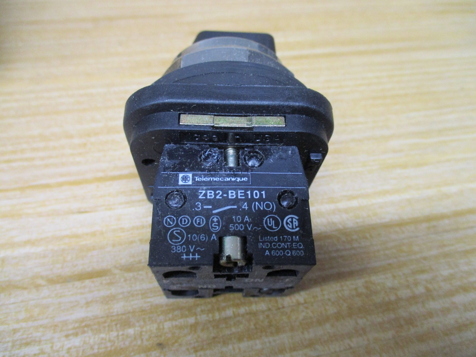 Telemecanique XB3BF59 Schneider Selector Switch